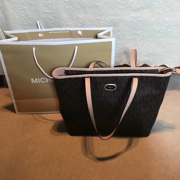 Michael Kors Handbags - On Hold! Michael Kors Hamilton Tote Traveler